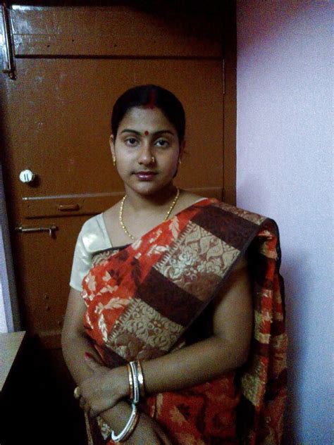 andhra aunty telugu sex|Telugu Andhra aunty puscy likking boyfriend